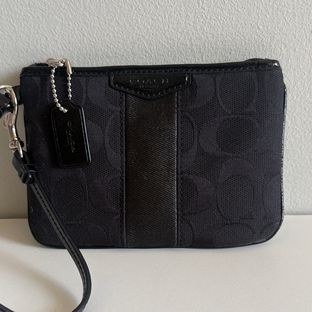Coach Black Signature C Wristlet Zip Pouch Patent Trim